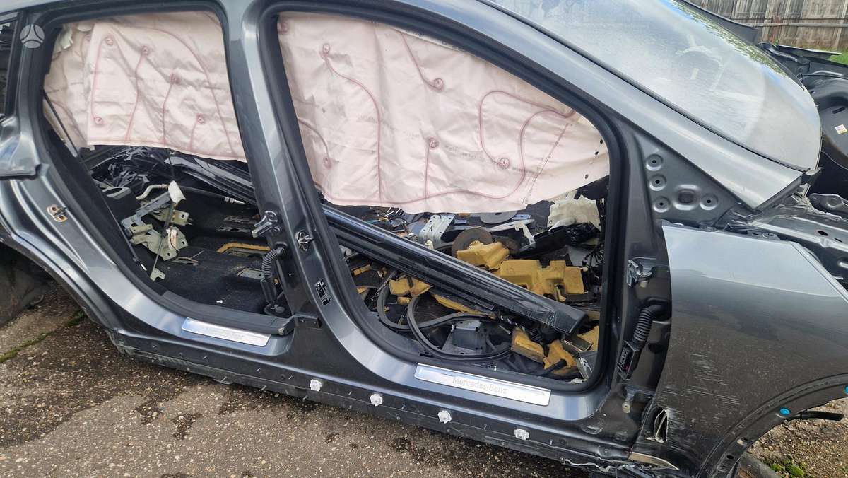 Mercedes-Benz EQS kėbulo dalys