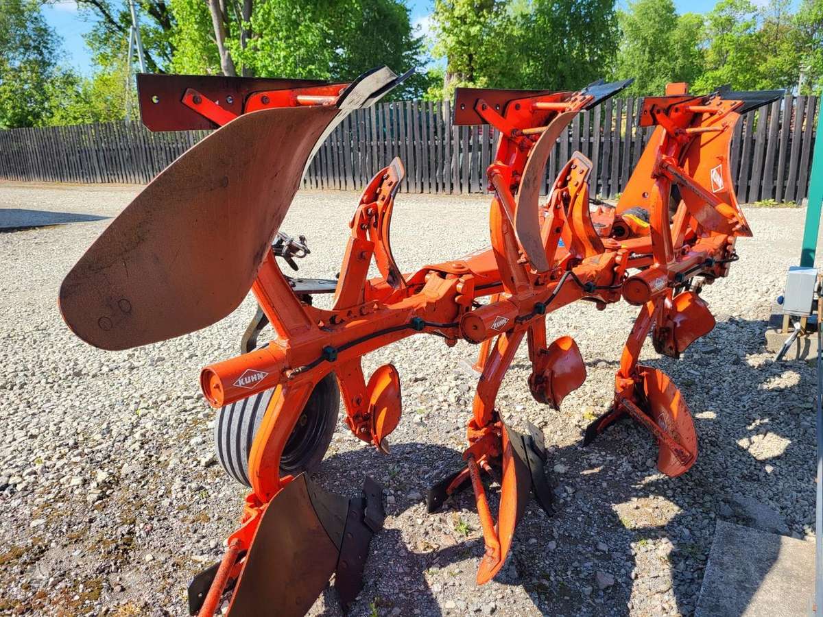 Kuhn VARI MASTER 120, ploughs