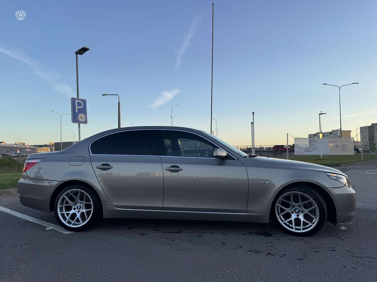 BMW 525, 2.5 l., Седан