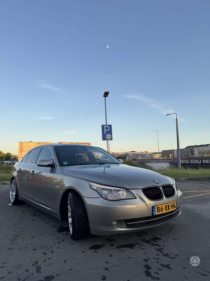 BMW 525, 2.5 l., Седан