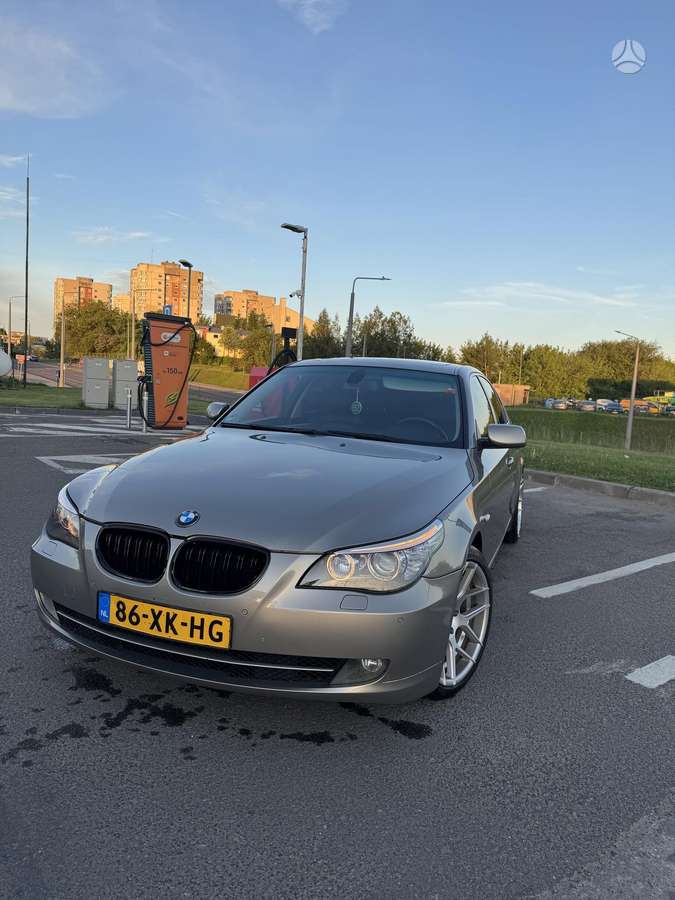 BMW 525, 2.5 l., Седан