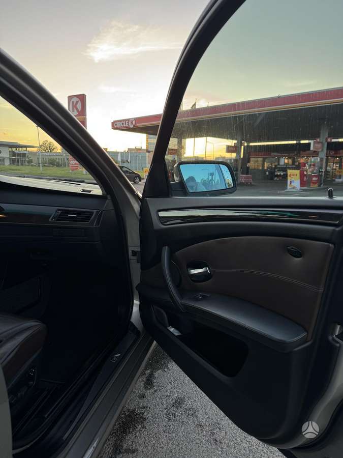 BMW 525, 2.5 l., Седан