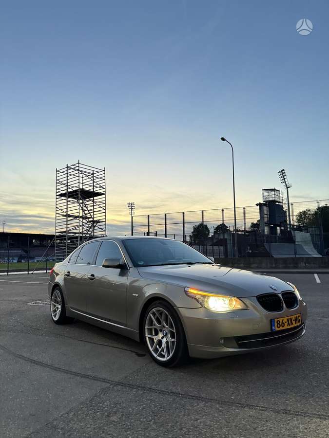 BMW 525, 2.5 l., Седан