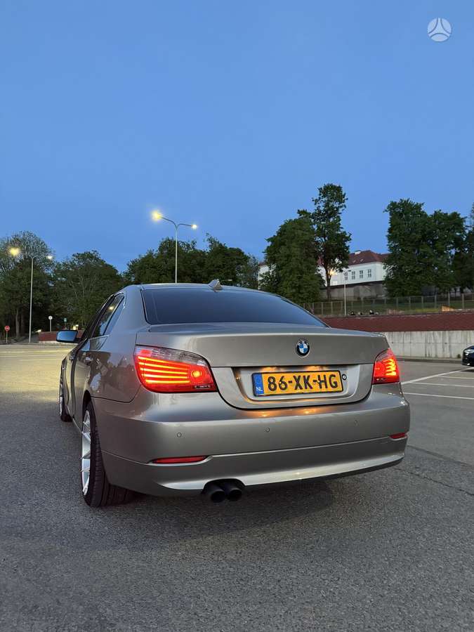 BMW 525, 2.5 l., Седан