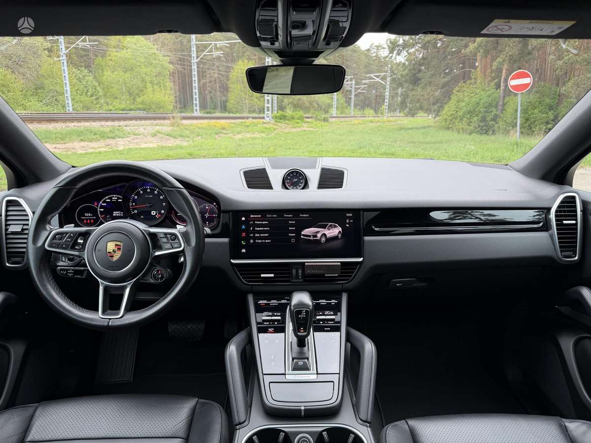 Porsche Cayenne Coupe - 8