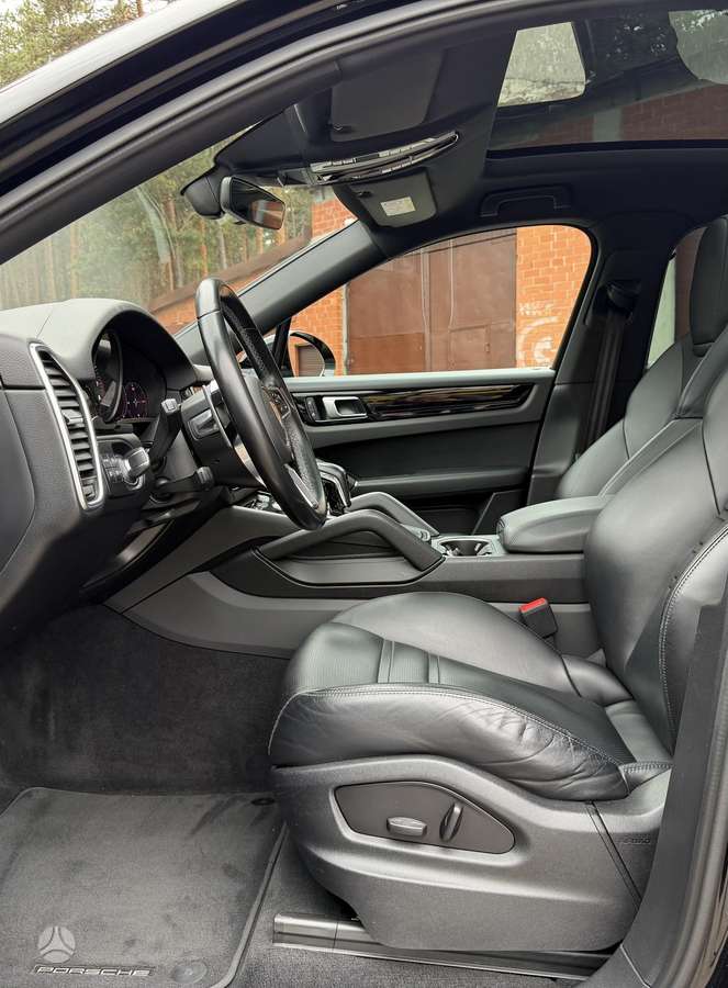 Porsche Cayenne Coupe - 9