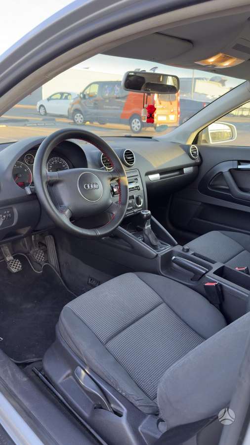 Audi A3, 1.6 l., hatchback