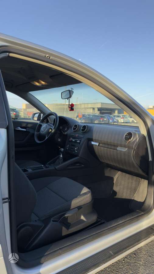Audi A3, 1.6 l., hatchback