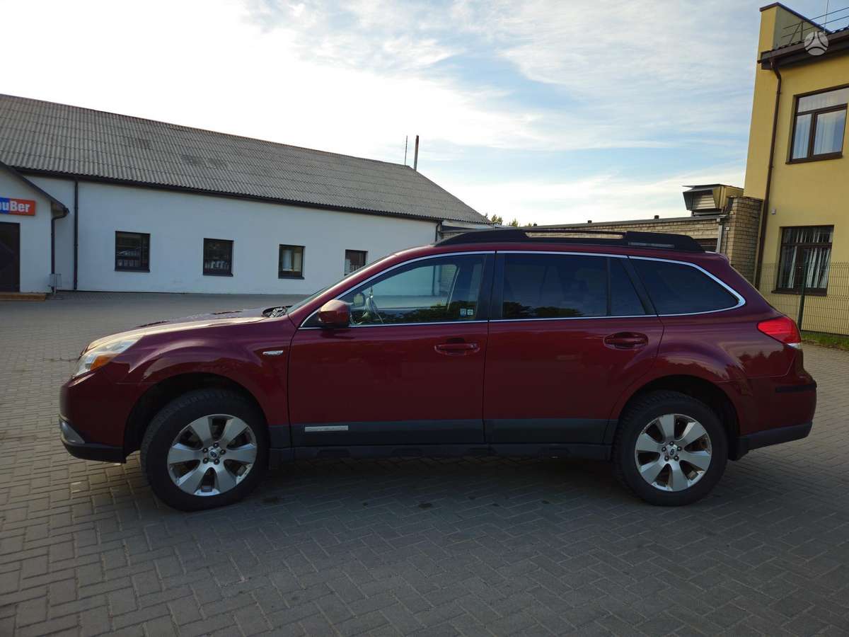 Subaru Outback, 2.5 l., off-road / crossover
