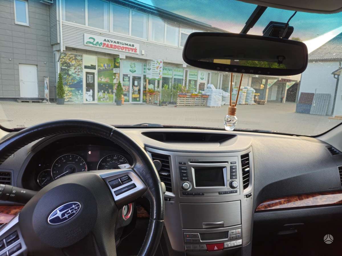 Subaru Outback, 2.5 l., off-road / crossover