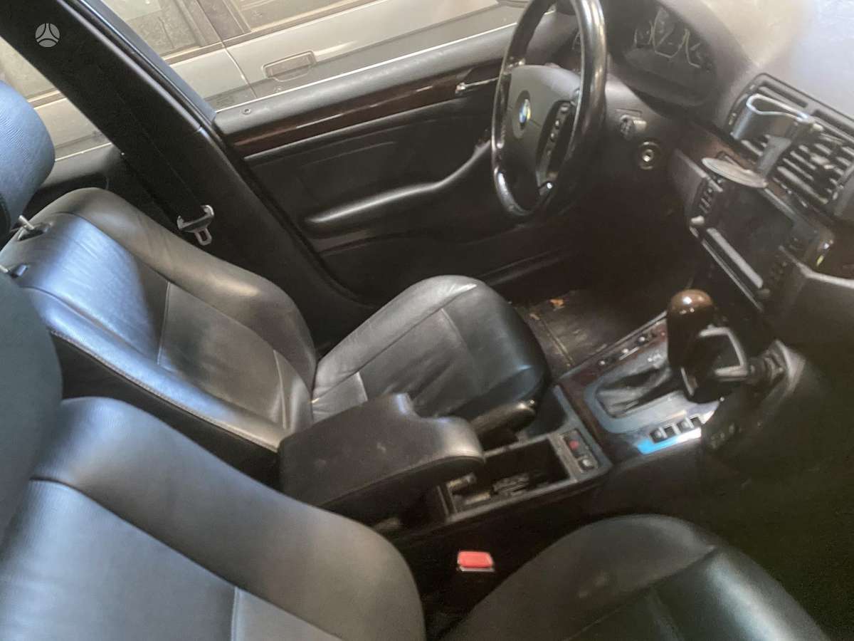 BMW 325, Универсал