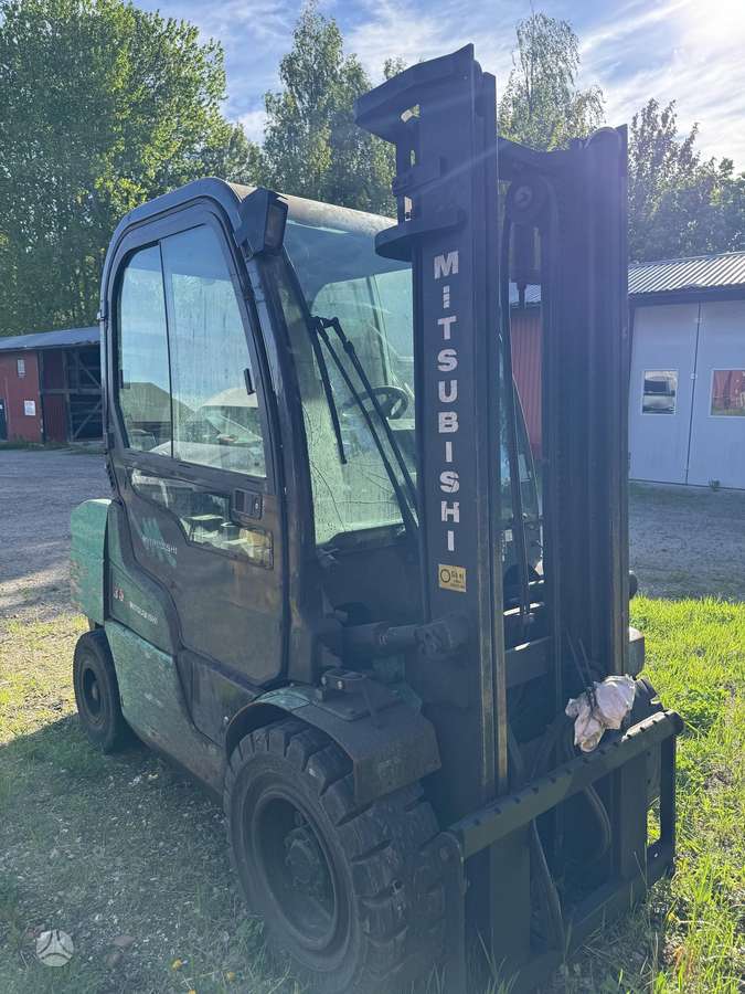 Mitsubishi FD35N, forklifts