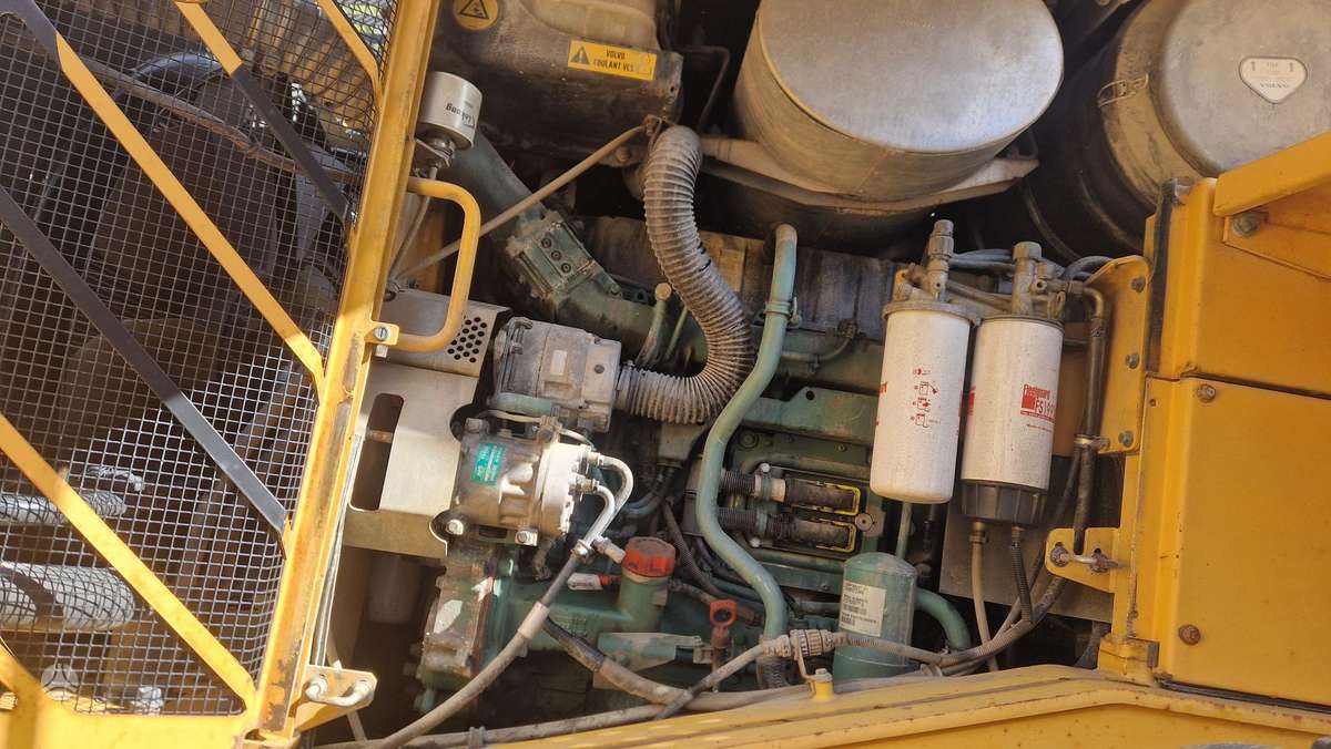 Volvo L180 F, frontal loader