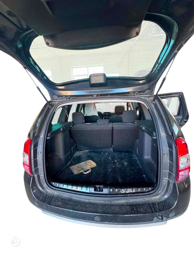Dacia Duster dalimis