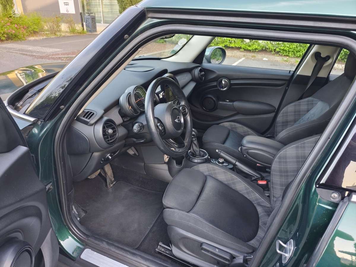 Mini Cooper, 1.5 l., hatchback