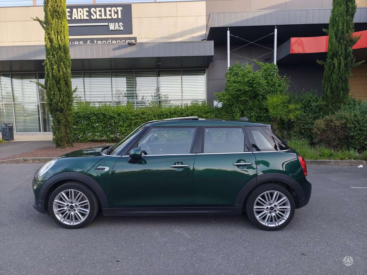 Mini Cooper, 1.5 l., hatchback