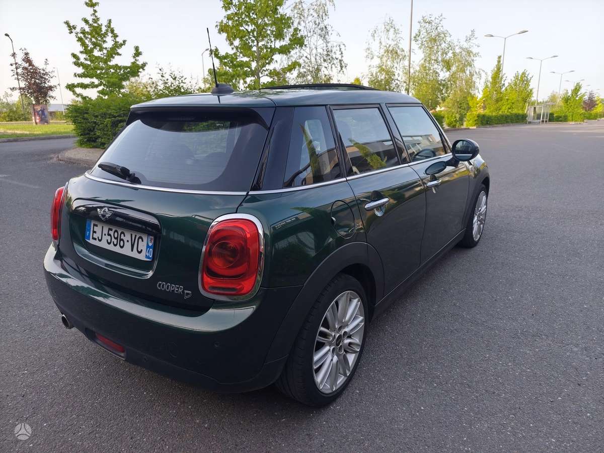 Mini Cooper, 1.5 l., hatchback