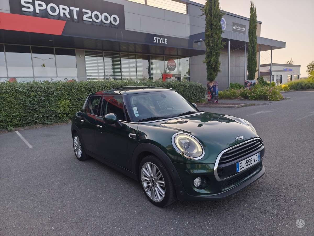 Mini Cooper, 1.5 l., hatchback