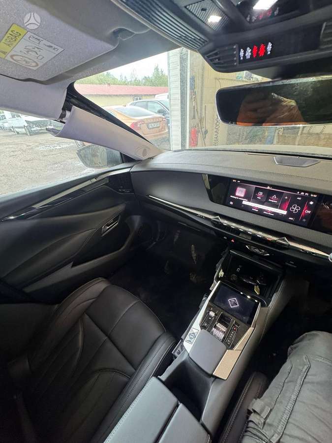 DS Automobiles DS4 dalimis