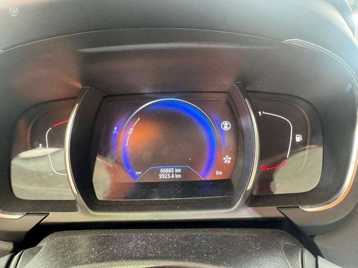 Renault Grand Scenic по частям