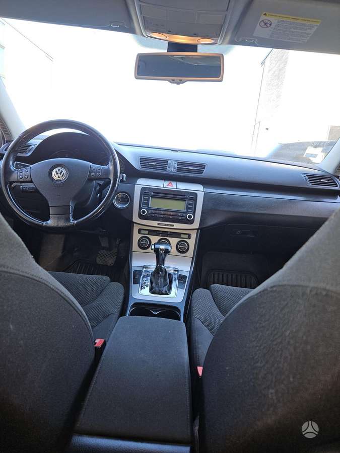 Volkswagen Passat - 2