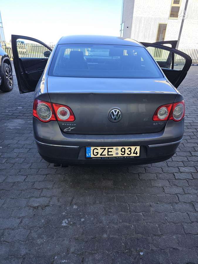 Volkswagen Passat - 5