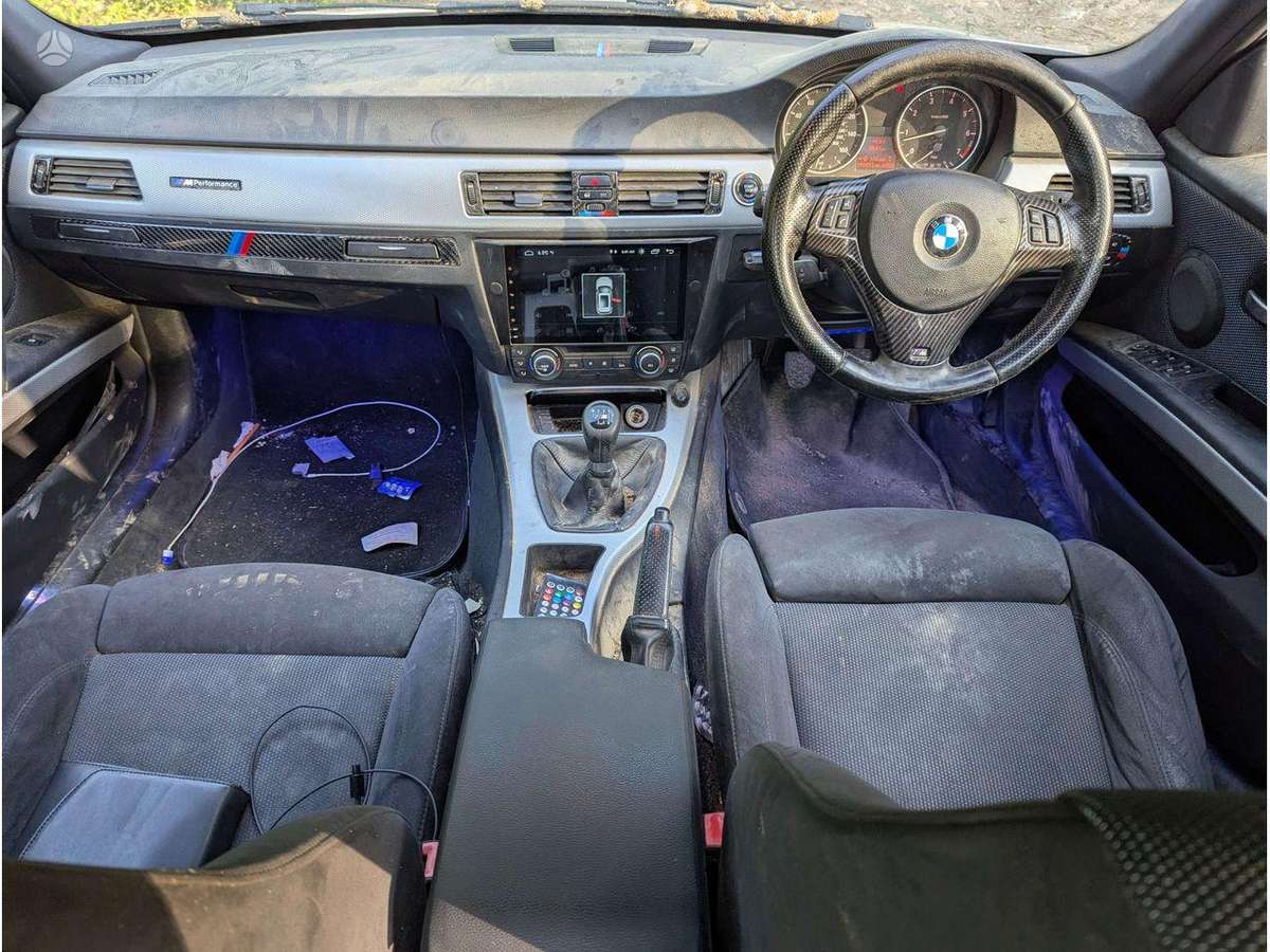 BMW 318 engine