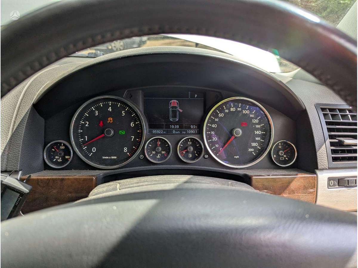 Volkswagen Touareg engine