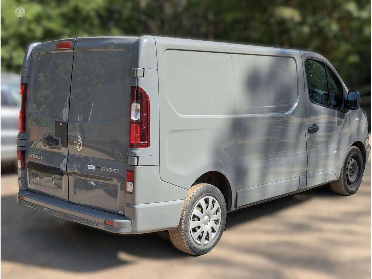 Opel Vivaro engine