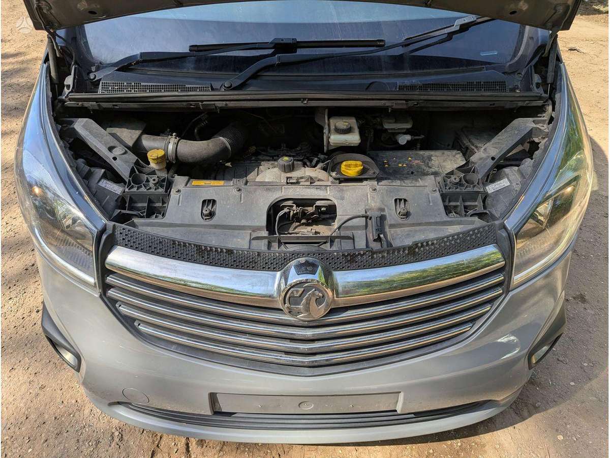 Opel Vivaro engine