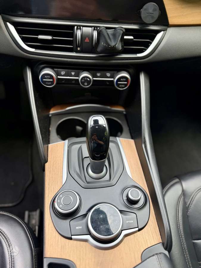 Alfa Romeo Giulia, 2.0 l., Седан