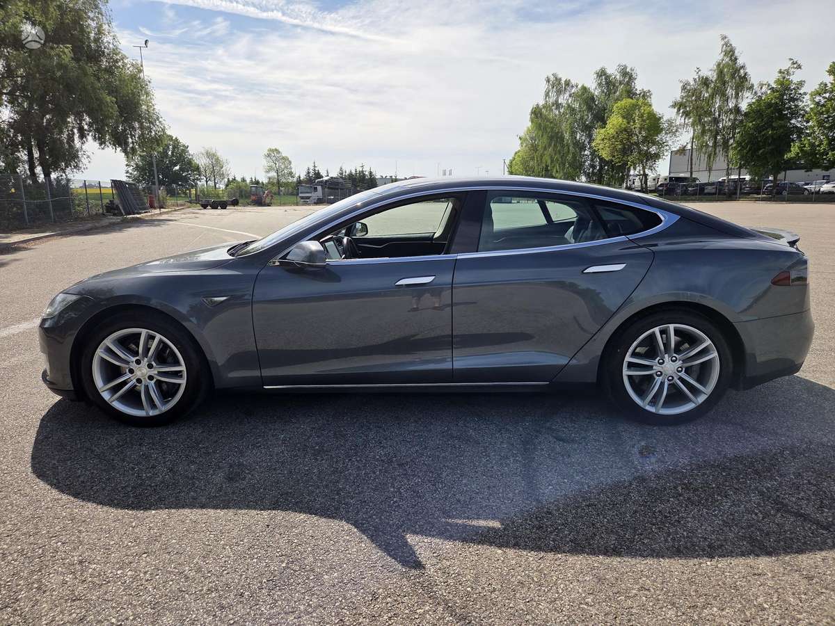 Tesla Model S, 85 кВт·ч, Седан