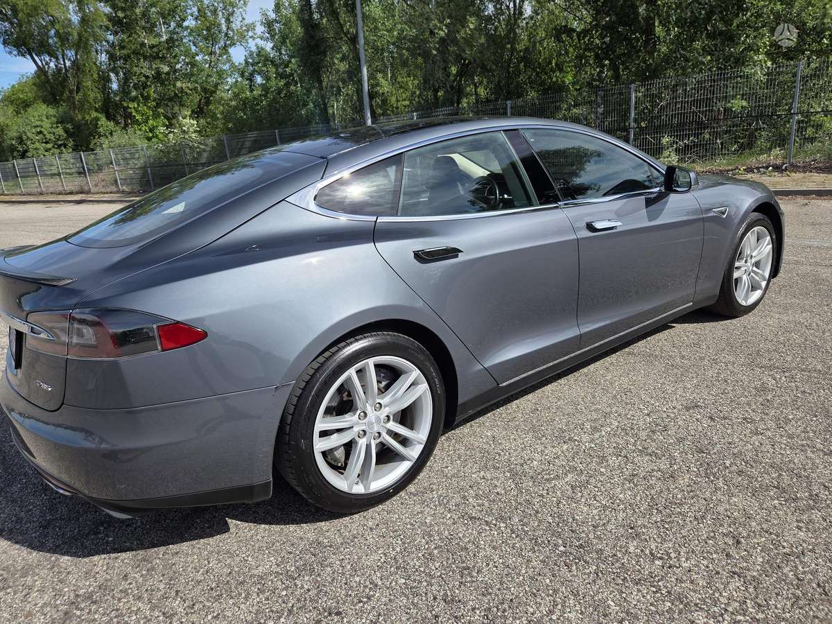 Tesla Model S, 85 кВт·ч, Седан