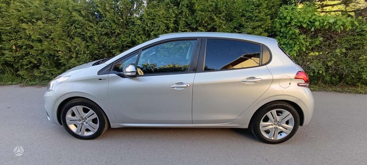 Peugeot 208 - 2