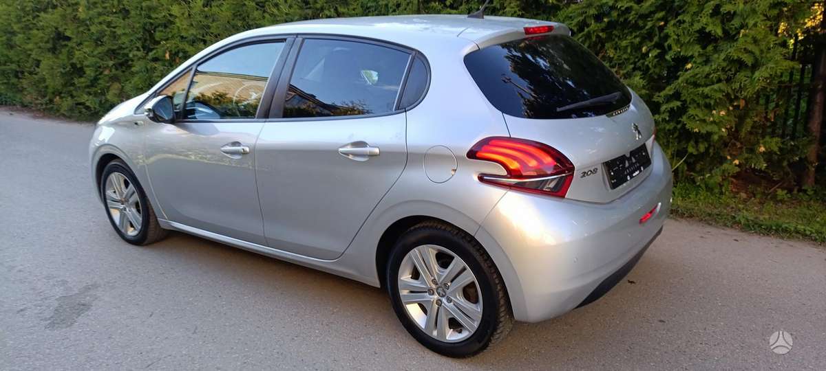 Peugeot 208 - 3