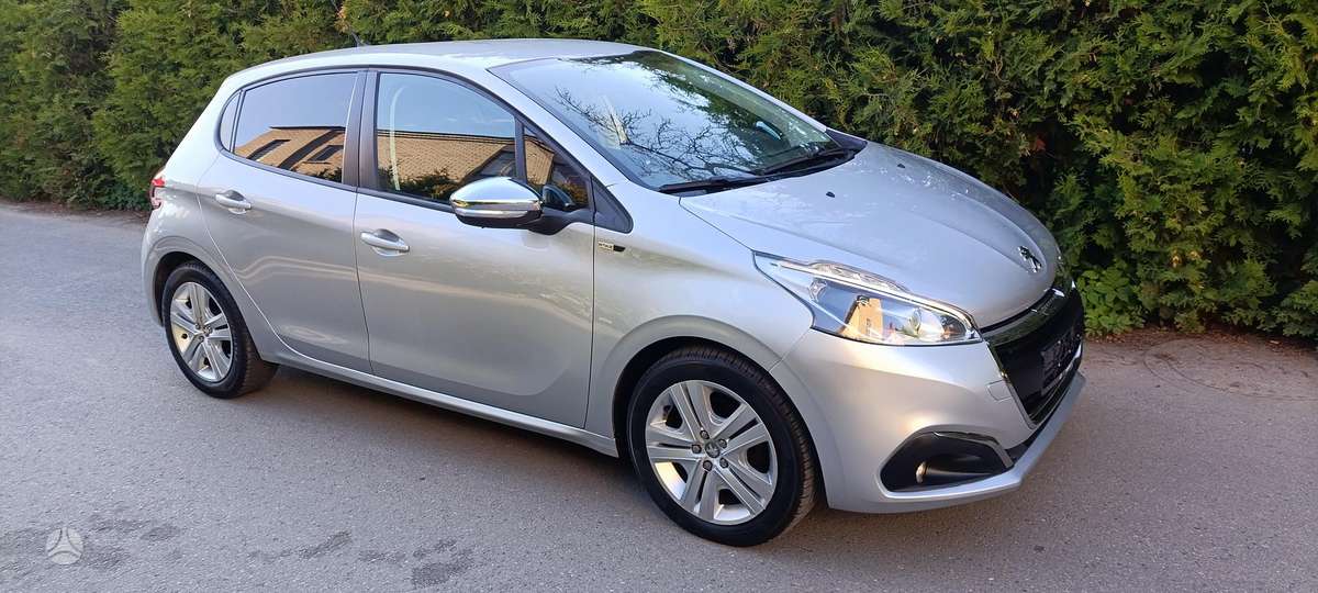 Peugeot 208 - 4