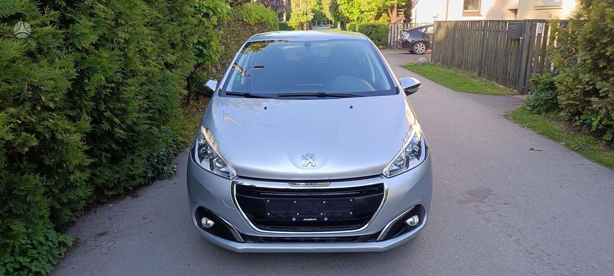 Peugeot 208 - 5