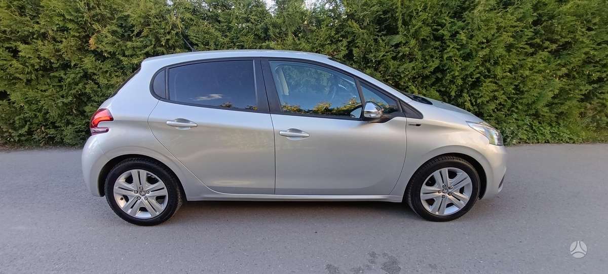 Peugeot 208 - 6