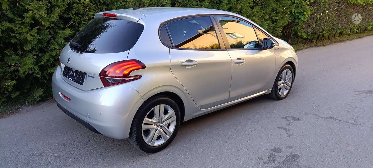 Peugeot 208 - 7