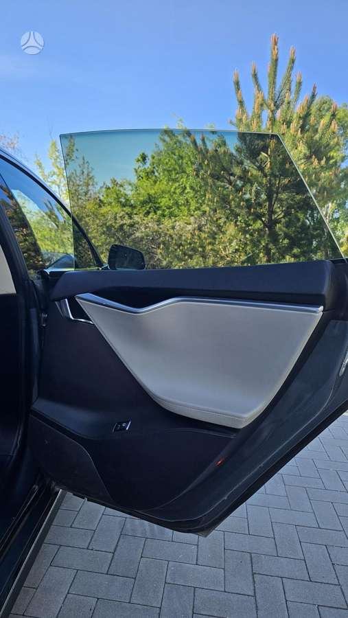 Tesla Model S, 85 kWh, hatchback