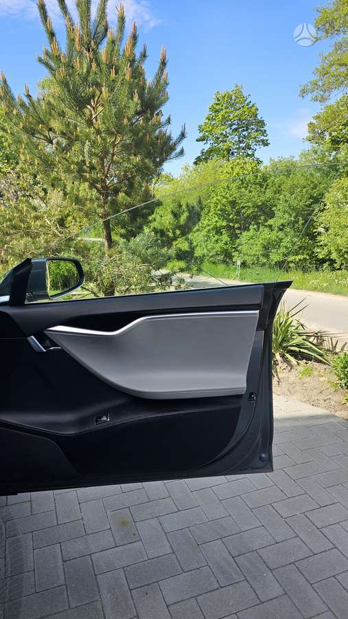 Tesla Model S, 85 kWh, hatchback