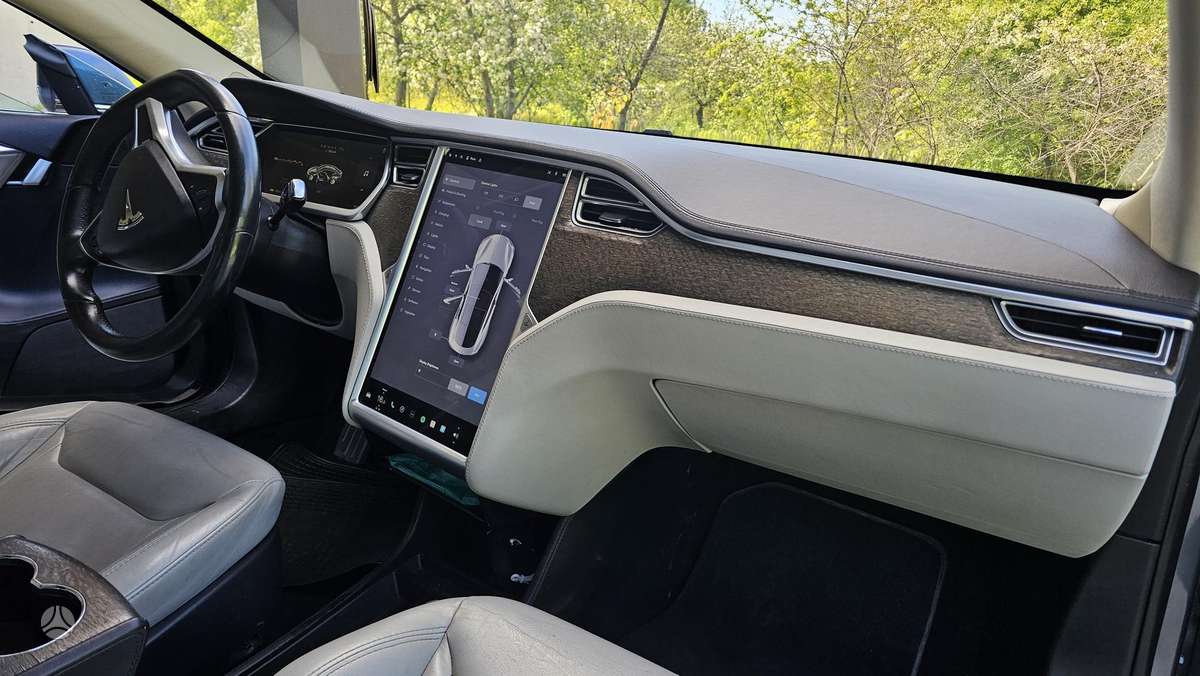 Tesla Model S, 85 kWh, hatchback