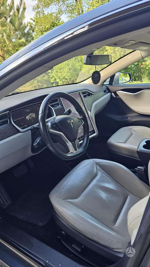 Tesla Model S, 85 kWh, hatchback