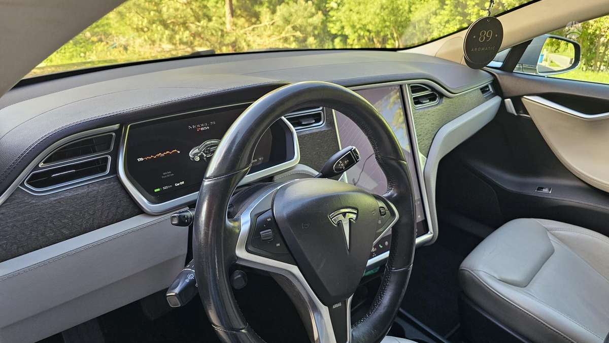 Tesla Model S, 85 kWh, hatchback