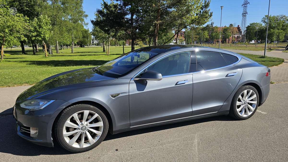 Tesla Model S, 85 kWh, hatchback