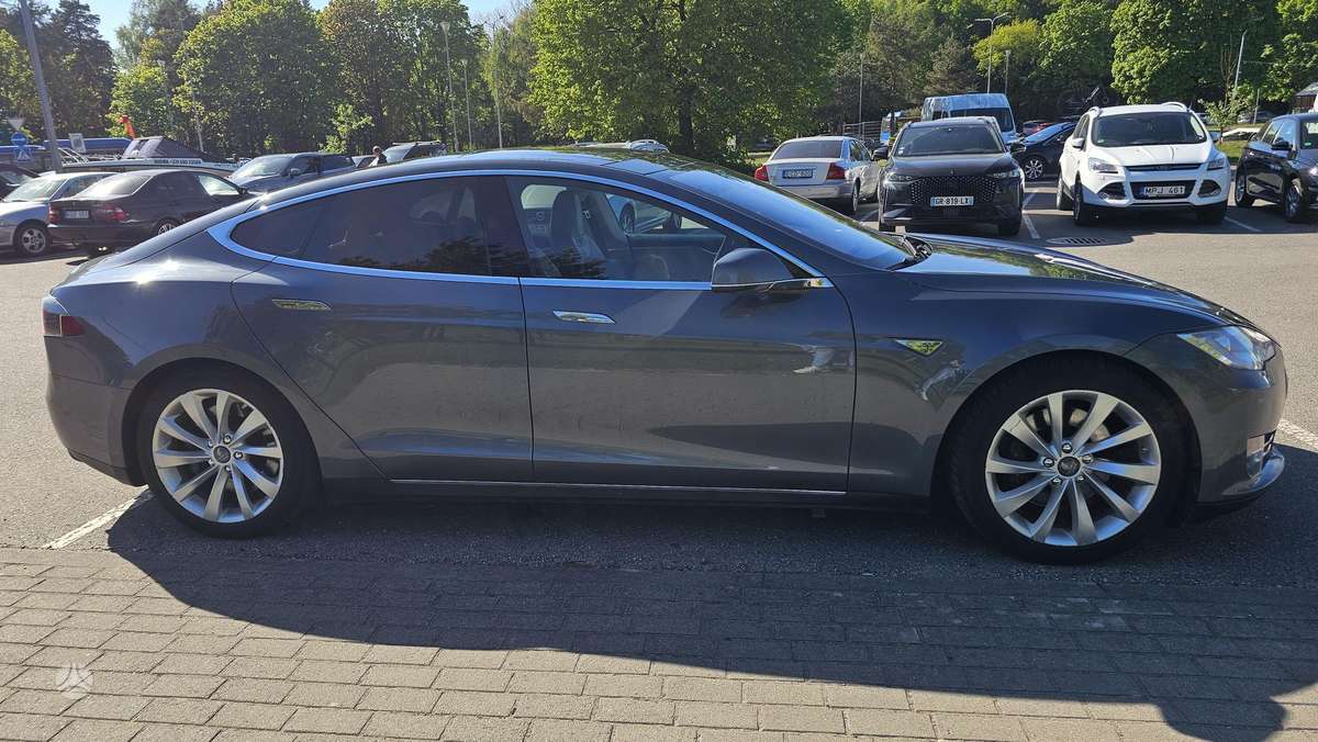 Tesla Model S, 85 kWh, hatchback