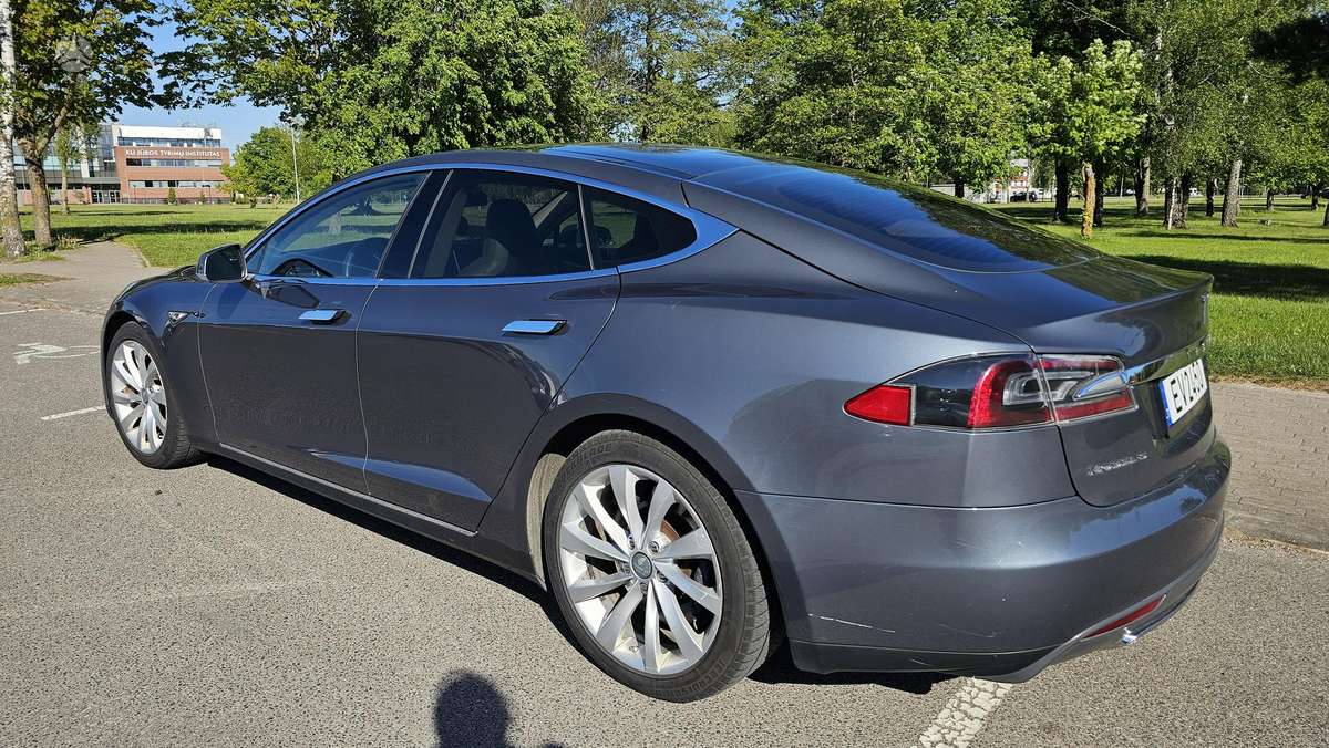 Tesla Model S, 85 kWh, hatchback