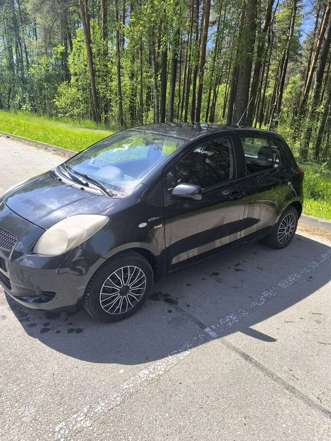 Toyota Yaris - 10