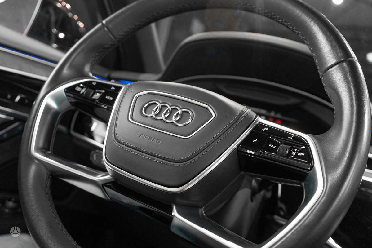 Audi A8, 3.0 l., Седан