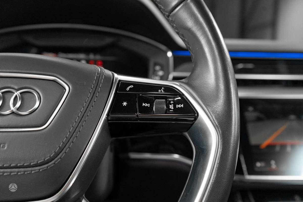 Audi A8, 3.0 l., Седан